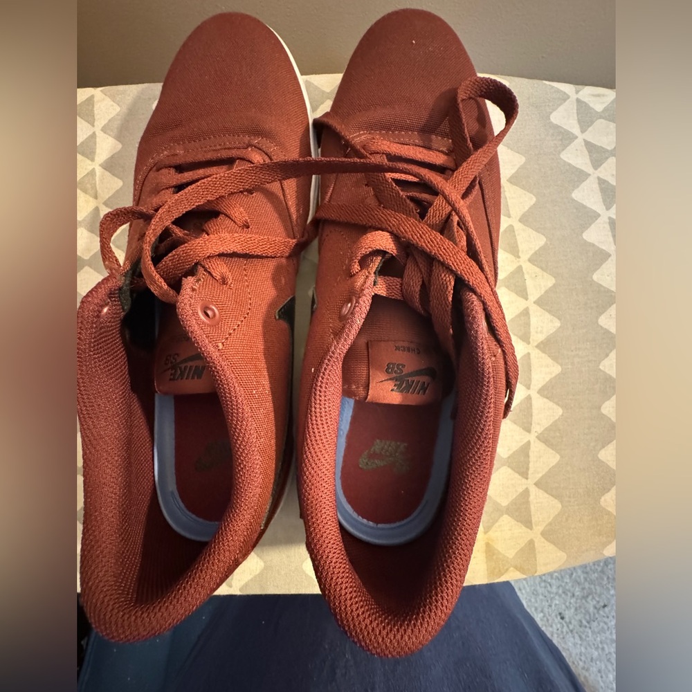 Nike maroon skate shoe - Picture 5 of 5